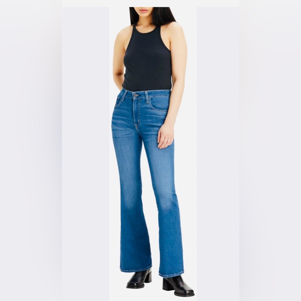 Levi's Women’s High Rise 725 Denim Blue Jeans Flair Sz 31 New